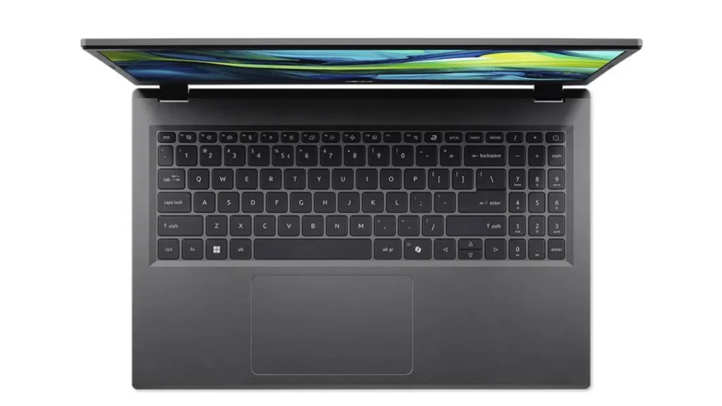 Vista frontal do notebook Acer Aspire Go 15 durante análise técnica