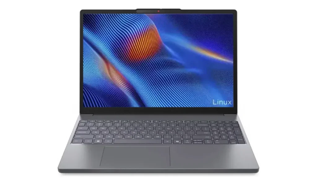 Notebook intermediário Lenovo IdeaPad Slim 3 cinza aberto de frente, destacando a tela com proporção vertical expandida de 16:10, papel de parede abstrato azul e laranja com a palavra Linux escrita no canto inferior direito, teclado completo e trackpad amplo.